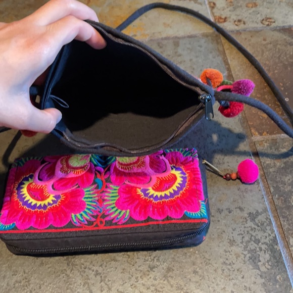 NWOT Thailand Matching Crossbody & Wallet Set - Picture 9 of 16